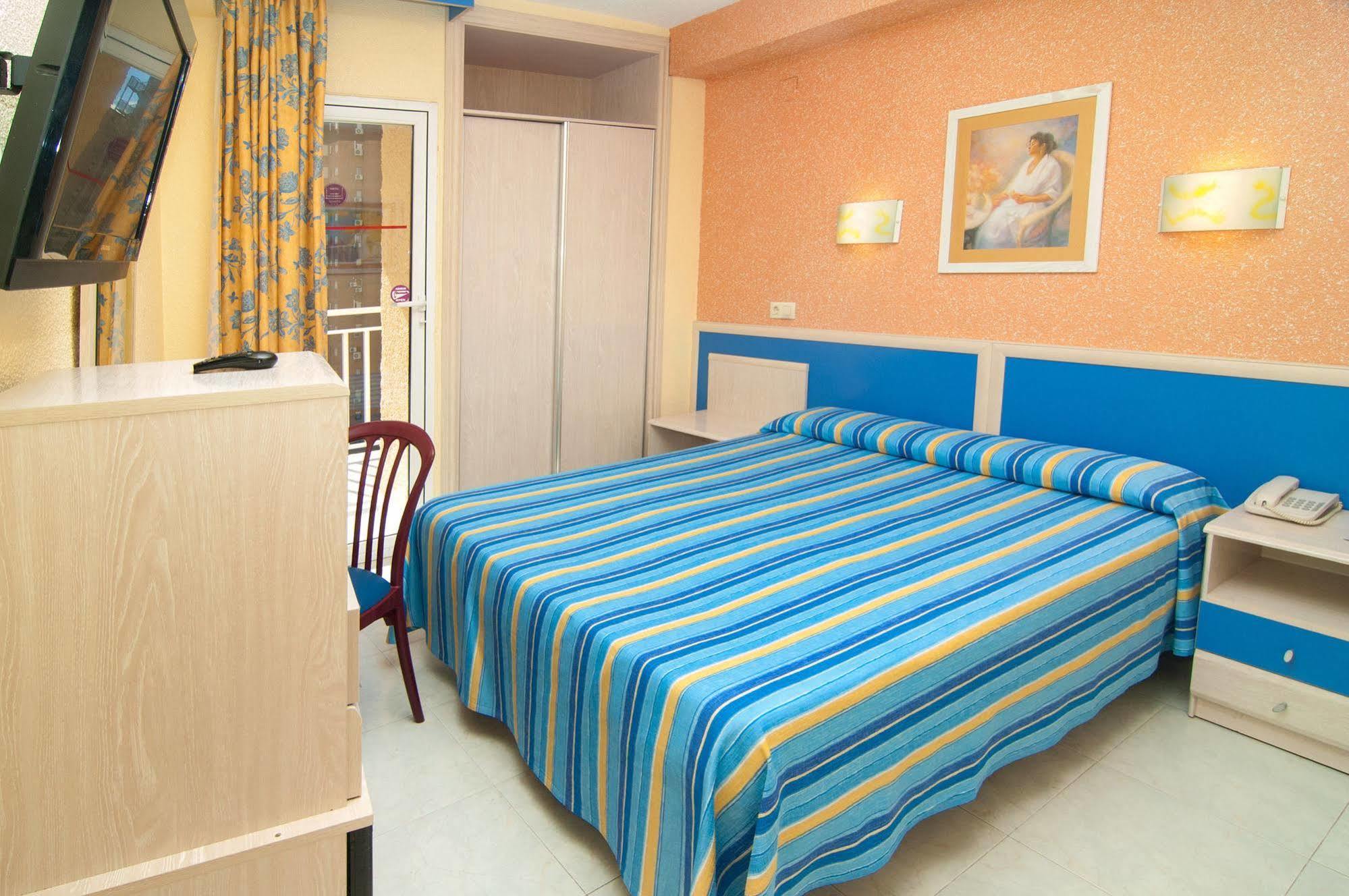 Hotel Servigroup Rialto Бенидорм Экстерьер фото