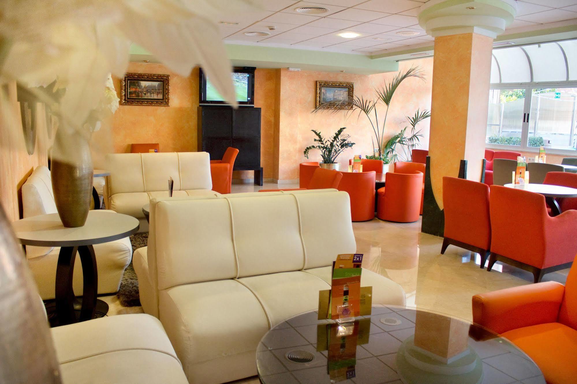 Hotel Servigroup Rialto Бенидорм Экстерьер фото
