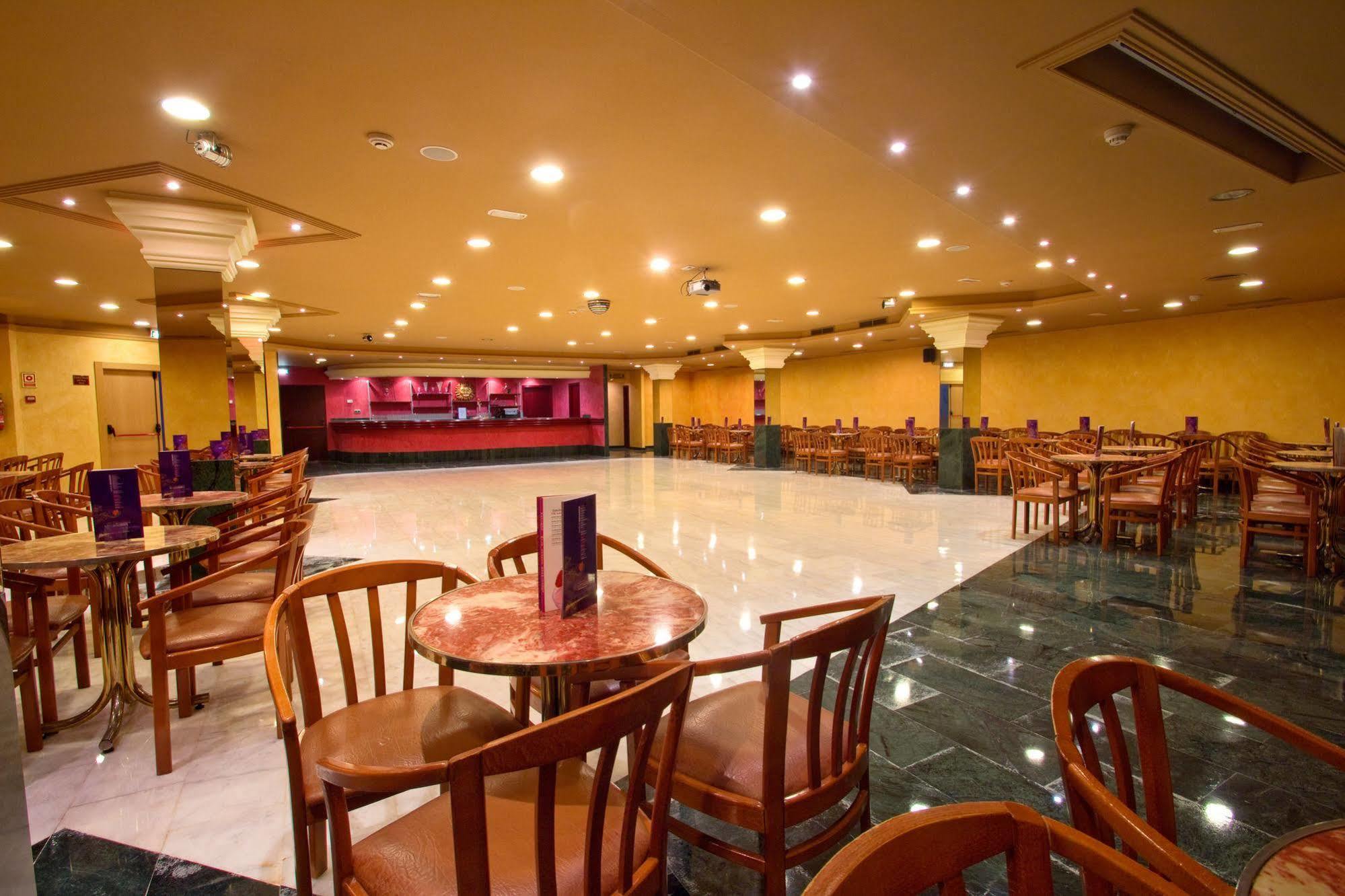 Hotel Servigroup Rialto Бенидорм Экстерьер фото